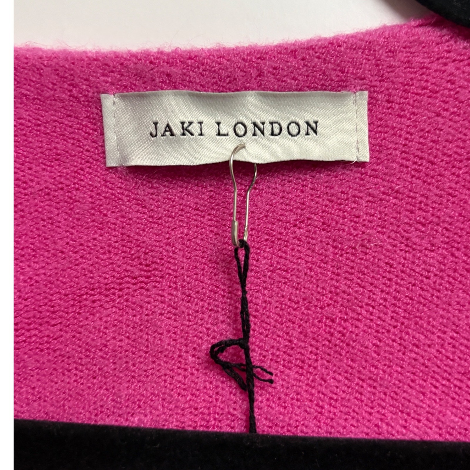 Jaki London V-Neck Hot Pink Poncho Sweater Pockets One Size — image 4 of 7